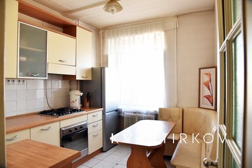 квартира с лоджией 1 минута от метро, Москва - квартира посуточно