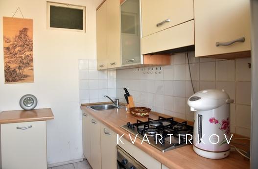 квартира с лоджией 1 минута от метро, Москва - квартира посуточно