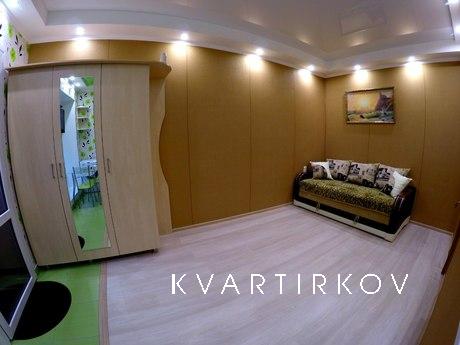 Cdaetsya SUITE 1 bedroom studio apartment on the street. Kar