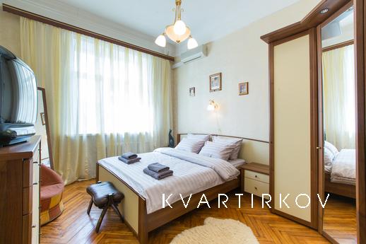 2 bedroom apartment for rent, Москва - квартира подобово