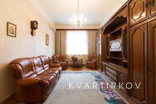 2 bedroom apartment for rent, Москва - квартира подобово