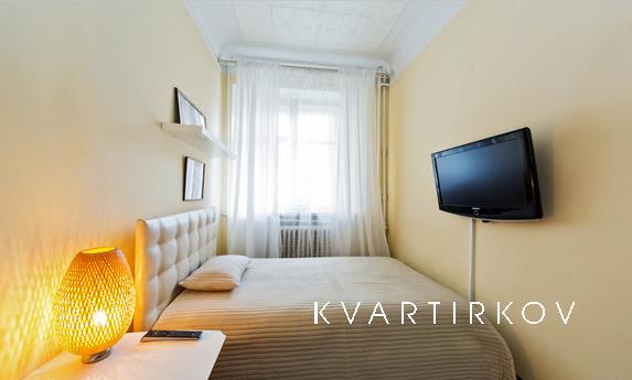 Эти апартаменты расположены в Москве, в 400 метрах от улицы 