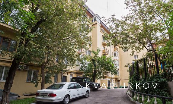 2 комнатная Б Афанасьевский пер. 17/7, Москва - квартира посуточно