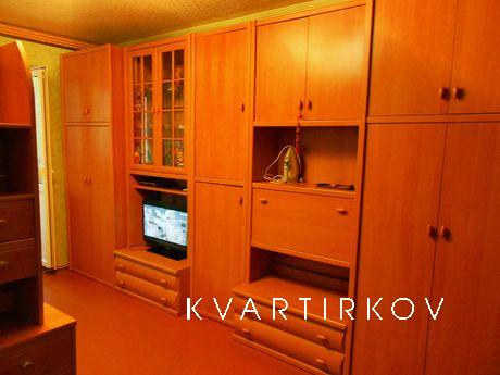 affordable 1 bedroom apartment, Chernomorsk (Illichivsk) - apartment by the day