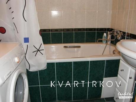 Сдается 1-комнатная квартира. Дом кирпичный. Закрытый двор. 