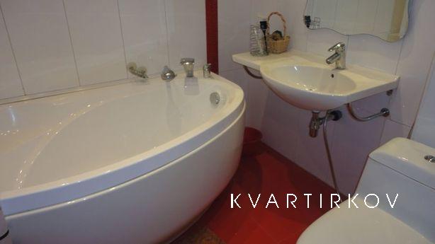 2 bedroom apartment for rent, Tyumen - apartment by the day