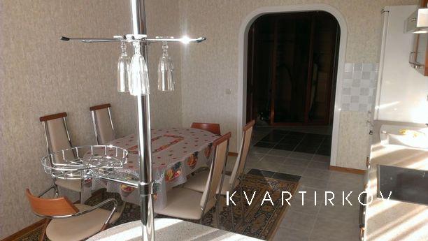 2 bedroom apartment for rent, Tyumen - apartment by the day