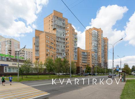 Comfortable mansion in the metro !!!, Москва - квартира подобово