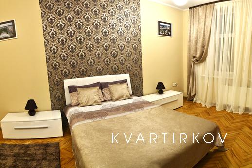 Beautiful spacious apartment, Lviv - apartment by the day