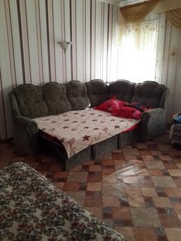 Rent 3k. house with a private courtyard on the street. Shevc
