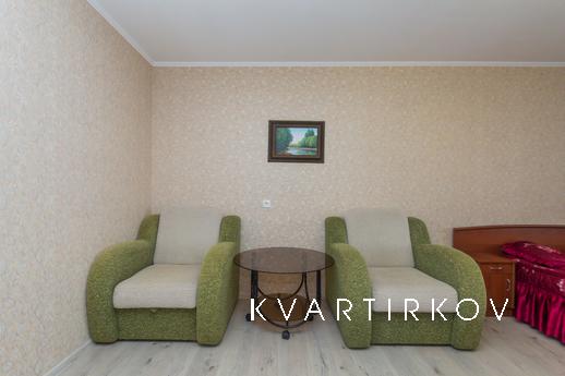2 bedroom apartment in the center, Krasnodar - apartment by the day