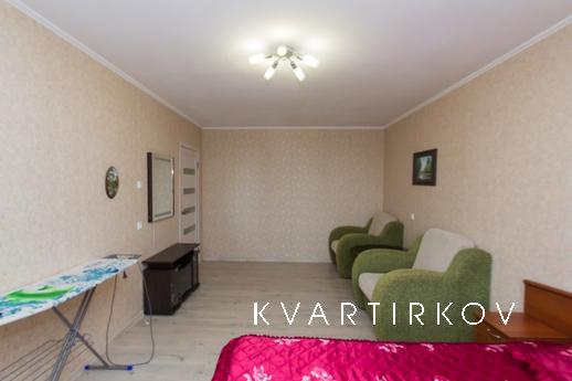 2 bedroom apartment in the center, Krasnodar - apartment by the day