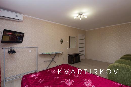 2 bedroom apartment in the center, Krasnodar - apartment by the day