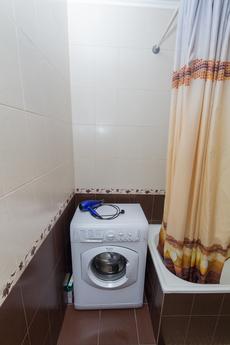 2 bedroom apartment in the center, Krasnodar - apartment by the day