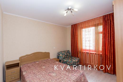 2 bedroom apartment in the center, Krasnodar - apartment by the day