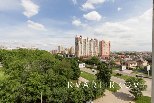 2 bedroom apartment in the center, Krasnodar - apartment by the day