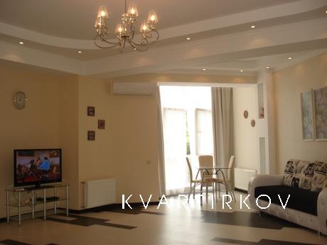 Rent Apartment in the new house Yalta, Yalta - apartment by the day