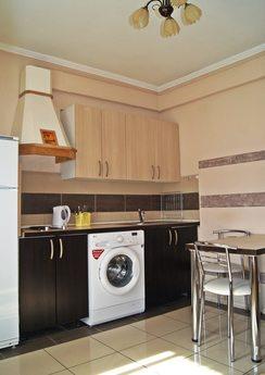 1 комнатная квартира Черемушки,  ремонт, Краснодар - квартира посуточно