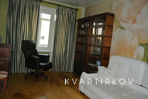 3-комнатная квартира в центре Москвы посуточно с ремонтом, и