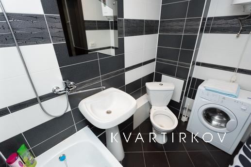 евро студия посуточно в новом доме, Екатеринбург - квартира посуточно