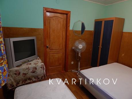 Сдам комнаты  в коттедже посуточно, Черноморск (Ильичевск) - квартира посуточно