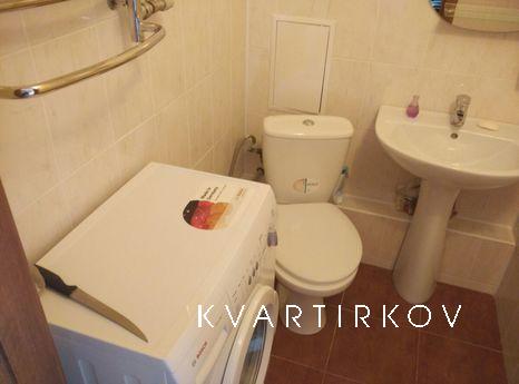 Own 2 bedroom apartment for rent, Chernomorsk (Illichivsk) - apartment by the day