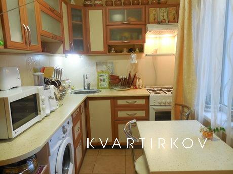 2 bedroom apartment in Berdyansk sea, Berdiansk - apartment by the day