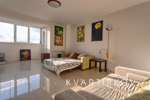 Апартаменты Инди. Ближайшая станция метро Тропарево или Юго-