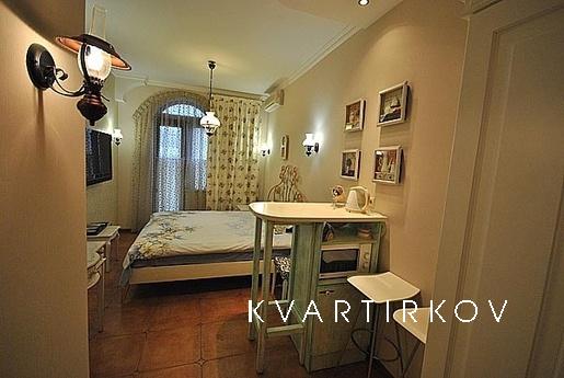 For rent in the center, in a new house, Odessa - apartment by the day