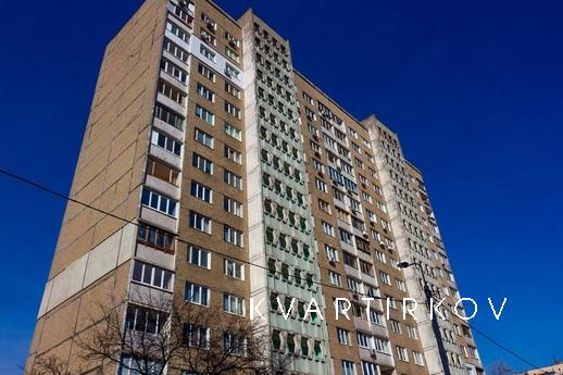 3 комнатная квартира посуточно Озерная 8, Киев - квартира посуточно