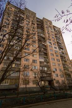 2 k.kv-ra on the day in Kiev  Gaidai, Kyiv - apartment by the day