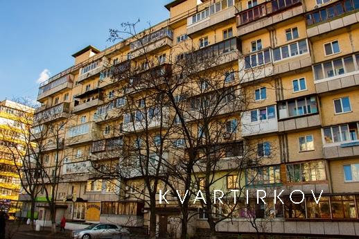 3 bedroom apartment in Obolon, Kyiv - apartment by the day