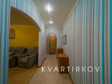 3-k.kvartira in Kiev Obolonsky Prospect , Kyiv - apartment by the day