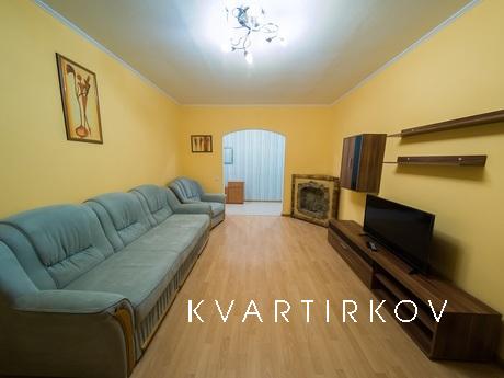 Location: three-room luxury apartments, on Obolonsky prospec