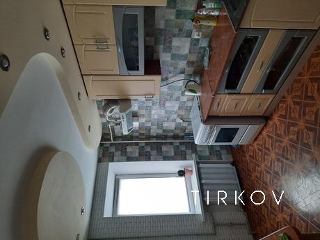 Daily, CENTER, after renovation, Bakhmut (Artemivsk) - apartment by the day