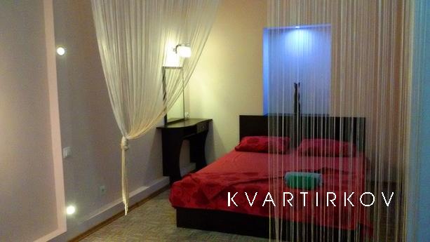 Metro University, one minute walk!, Kharkiv - apartment by the day