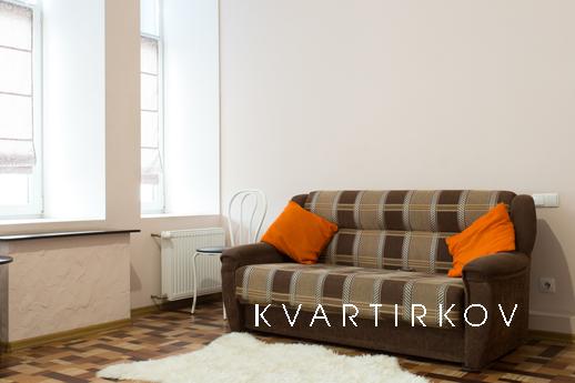 Metro University, one minute walk!, Kharkiv - apartment by the day