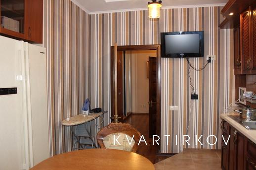 2-bedroom apartment in a new house, Odessa - apartment by the day