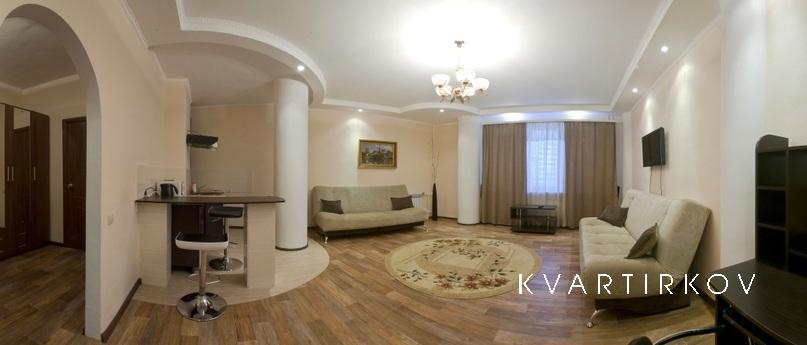 Светлая, уютная квартира с современным ремонтом евро-класса.