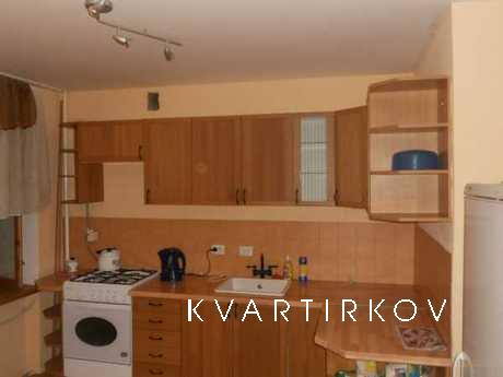 Сдаётся посуточно квартира новая .
в районе Южного Автовокза