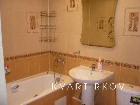 Сдаётся посуточно квартира новая .
в районе Южного Автовокза