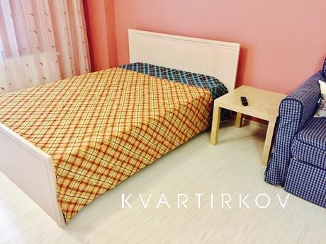 Светлая , уютная, просторная, теплая квартира в ярких тонах 