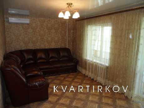 2 k.S Center, Svobody sq, Zaporizhzhia - apartment by the day