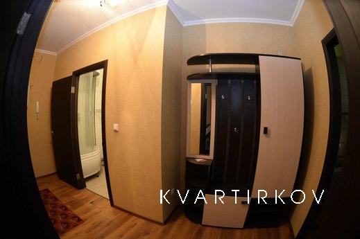1 Bedroom clean apartment in the center, Tyumen - apartment by the day