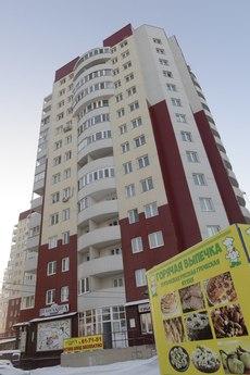 1 Bedroom clean apartment in the center, Tyumen - apartment by the day