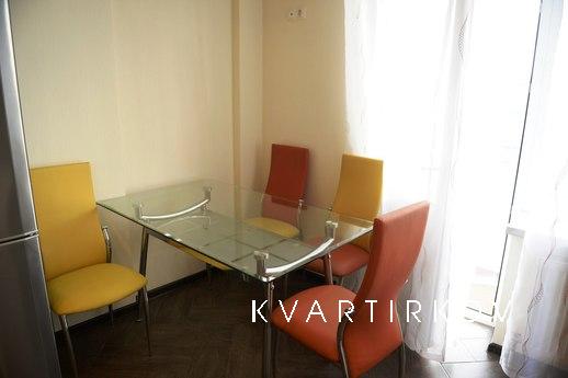 Однокомнатная светлая студия, Тюмень - квартира посуточно