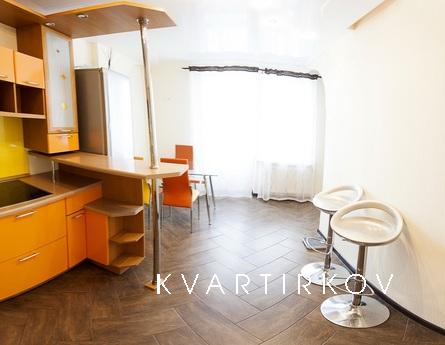 Однокомнатная светлая студия, Тюмень - квартира посуточно