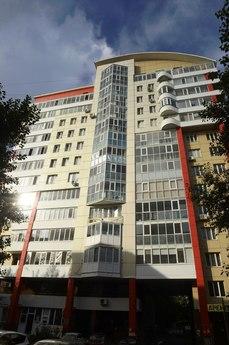 Однокомнатная светлая студия, Тюмень - квартира посуточно