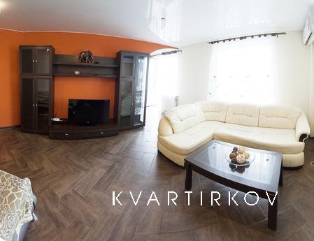 Однокомнатная светлая студия, Тюмень - квартира посуточно