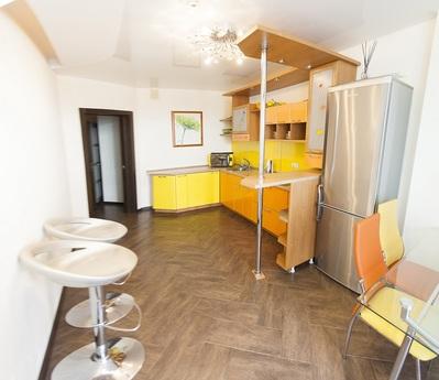 Однокомнатная светлая студия, Тюмень - квартира посуточно